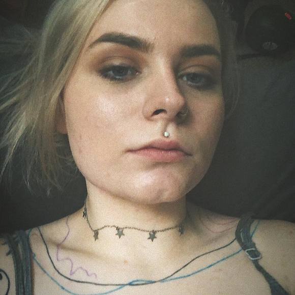 Poshmark profile picture for @condemned
